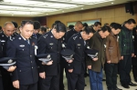 重庆各界群众、战友送别牺牲在抓捕路上的刑侦民警许峰 - 公安厅