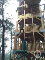 世界首座、实木森林游戏塔在玉峰山建成 - 重庆晨网