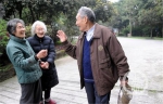 10年里，89岁老人每周坚持到敬老院教唱歌 - 重庆晨网