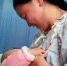 450袋母乳赠完后 护士把病人的娃娃带回家客串奶妈 - 重庆晨网