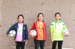 重庆大山里，还有一群留守女童踢球踢得这么好 - 重庆晨网