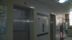 电梯上升中突然下沉 7月孕妇吓得不轻 - 重庆晨网
