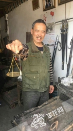 重庆最后的手工制秤人:用匠心称起岁月的分量 - 重庆晨网