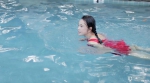勇气姐！刘晓庆录节目素颜泳装出镜 - 重庆晨网