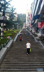 重庆一超长石梯成“网红” 这条步道究竟多长 - 重庆晨网