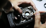 重庆有个相机界“华佗”37年修了近8万台胶片相机 - 重庆晨网