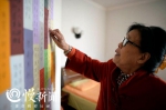 女学霸今年86岁 寝室如公主屋，每天练字弹琴学尤克里里 - 重庆晨网