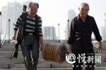 重庆惊现128斤陀螺王 要力大技术好的4个人才能启动它 - 重庆晨网
