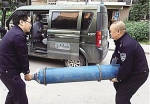 江北民警救助脑瘫女孩 4年来免费为她换氧气瓶 - 公安厅