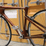 2017年，杨洋自主设计制作的自行车获德国红点奖“中国好设计”优胜奖。　王昊昊　摄 - 重庆晨网