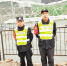 铁路护路联防队员 春运期间每天巡逻铁路沿线6小时 - 重庆新闻网