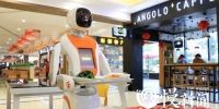 餐桌上玩游戏查路况、机器人雷达避障送餐…… 重庆高速路服务区可体验无人餐厅 - 重庆晨网