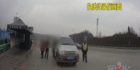 因为超载 司机竟丢下自己8岁女儿驾车而去 - 重庆晨网