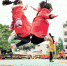 2月26日，綦江区陵园小学，学生在操场上跳绳。通讯员 王京华 摄 - 重庆新闻网