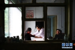 村卫生室唯一的村医：吃住都在卫生室，每天24小时值班 - 重庆晨网