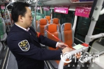 为照顾特需乘客 338路公交车可打电话预留座位 - 重庆晨网