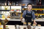 上海暖男为女友来渝创业 开咖啡馆试味喝过50000杯咖啡 - 重庆晨网