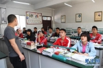 （图片故事）（2）乡村中学里的摔跤班 - 新华网
