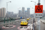 直击：嘉陵江牛角沱大桥大修首日 仍有社会车辆走错 - 重庆晨网