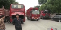 大货车扎堆四车道变两车道 市政交警都说管不了 - 重庆晨网