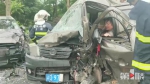 两车相撞女司机被困驾驶室，受伤严重可能要截肢 - 重庆晨网