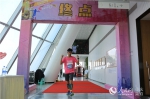 重庆举行国际登楼大赛 最快10分55秒登上73楼 - 重庆晨网