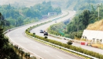 　　6月12日，在建的江习高速公路进入施工收尾阶段，该公路有望月底通车。记者 罗斌 摄 - 重庆新闻网