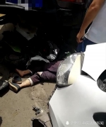 摩托车被撞翻  夫妻俩卷入车轮下1死1伤 - 重庆晨网