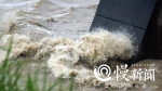 长江重庆段迎来今年最大涨水，两江游船限定水域航行 - 重庆晨网