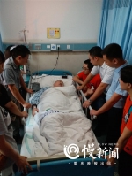 老同学胖到200斤双脚溃烂，38名初中同学自发捐款送他就医 - 重庆晨网