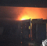 凌晨，四公里轻轨桥下突发火灾，液化气罐泄漏…… - 重庆晨网