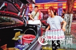 “越是太阳大，越要去叫卖” 万州3个14岁学生酷暑中义卖饮料 - 重庆晨网
