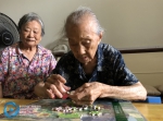 百岁老人的长寿秘诀 沉迷拼图每天必玩数小时 - 重庆晨网
