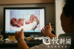 当年“直辖宝宝” 长成漂亮大学生，摄影师用镜头记录成长故事 - 重庆晨网