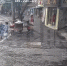 越野车失控冲进人行道上一店铺 路边一名女子受伤 - 重庆晨网