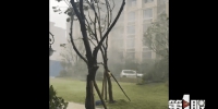 黔江局部狂风暴雨最大风力达7级 居民家中吊顶被掀翻 - 重庆晨网