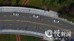 自动驾驶车队渝北集体比拼 挑战12个场景完成大考 - 重庆晨网