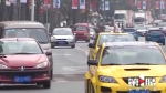 疯狂！小车逆行撞车后 驾驶员光着膀子“跑路” - 重庆晨网