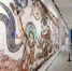 　　九月十四日，四川美术学院虎溪校区美术馆，市民欣赏传统壁画复制与修复研究成果。记者 卢越 摄 - 重庆新闻网