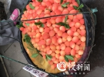 活久见！这种水果解放碑叫卖25元一斤 很多人都是第一次看到 - 重庆晨网
