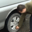 停车几分钟，轮胎气门芯被拔掉，去修车店竟撞上“凶手”…… - 重庆晨网
