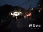 志愿者夜闯屠宰场救狗，狗场老板哽咽：没得法，家里7口人要盘活 - 重庆晨网