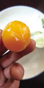 鸡蛋煮太久蛋黄现黑膜 有害？看看记者实验和专家解答！ - 重庆晨网