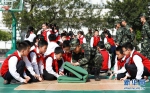 （社会）（5）重庆：感受军旅生活 接受国防教育 - 新华网