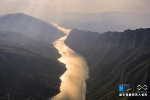 高清航拍长江巫峡段：山水交融，日出云升 - 重庆晨网