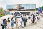 一场校园美术展 15年“长成”城市文化节日 - 重庆新闻网