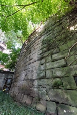 重庆这个区的高楼下有段500多年的古城墙 曾修筑江防炮台 - 重庆晨网