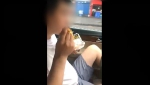 男子开车时脱手吃凉面，老婆帮忙扶方向拍视频…结局当然是扣分罚款 - 重庆晨网
