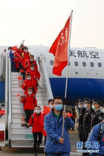 （聚集疫情防控）（6）重庆对口支援湖北孝感医疗队首批队员顺利返渝 - 新华网