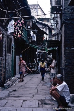 1995年拍摄的重庆老照片，记录了九十年代老城区人的生活 - 重庆晨网